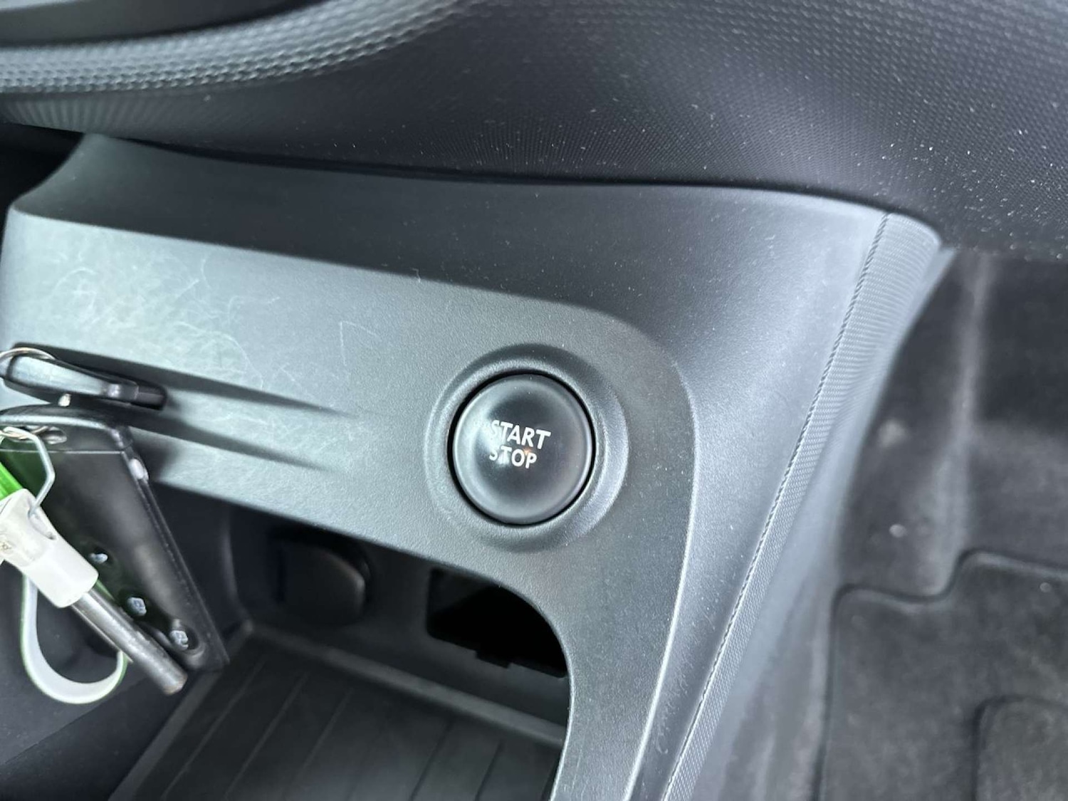 Used Renault Captur 2015 for sale - 77798380: Photo 45