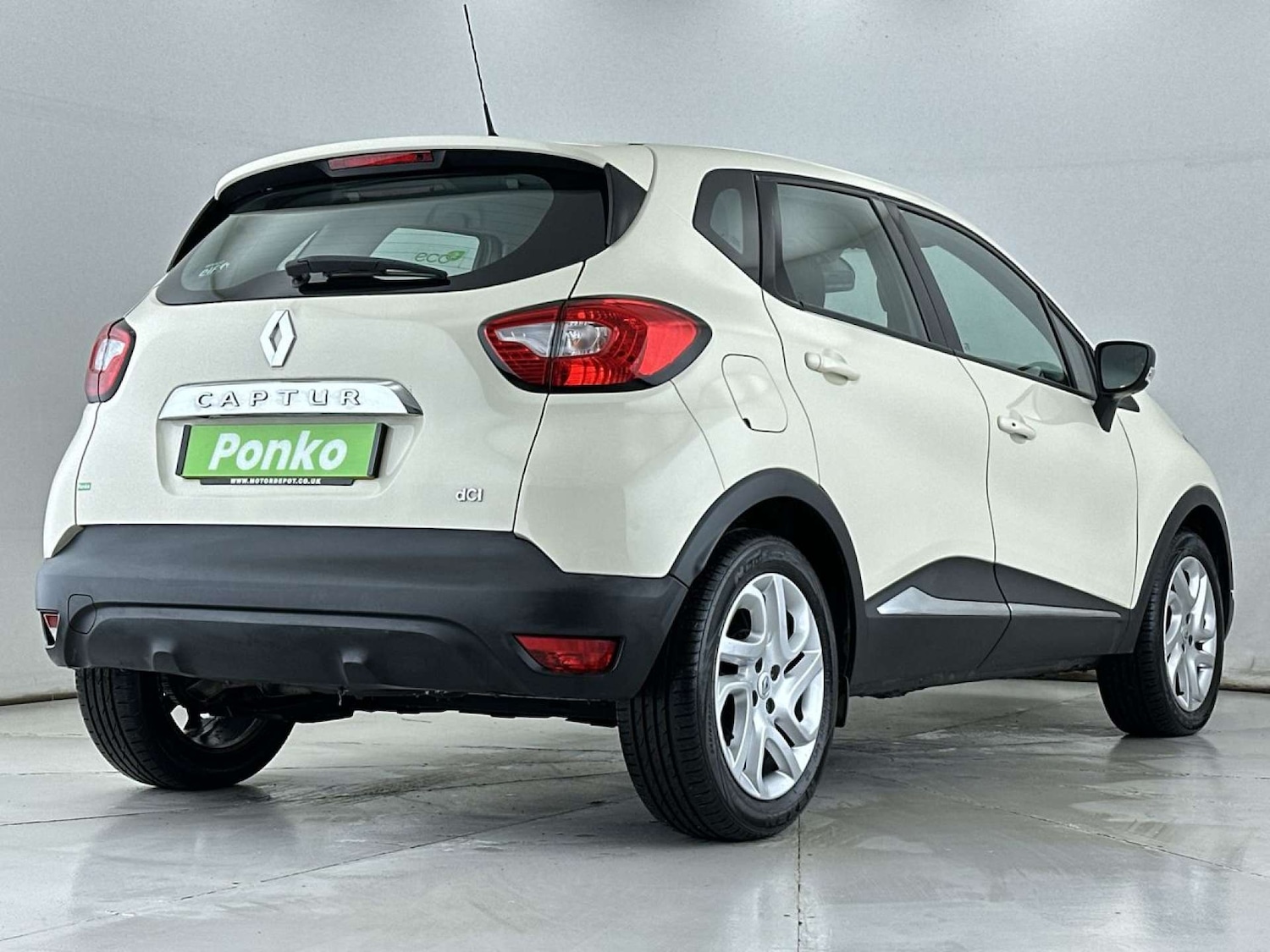 Used Renault Captur 2015 for sale - 77798380: Photo 5
