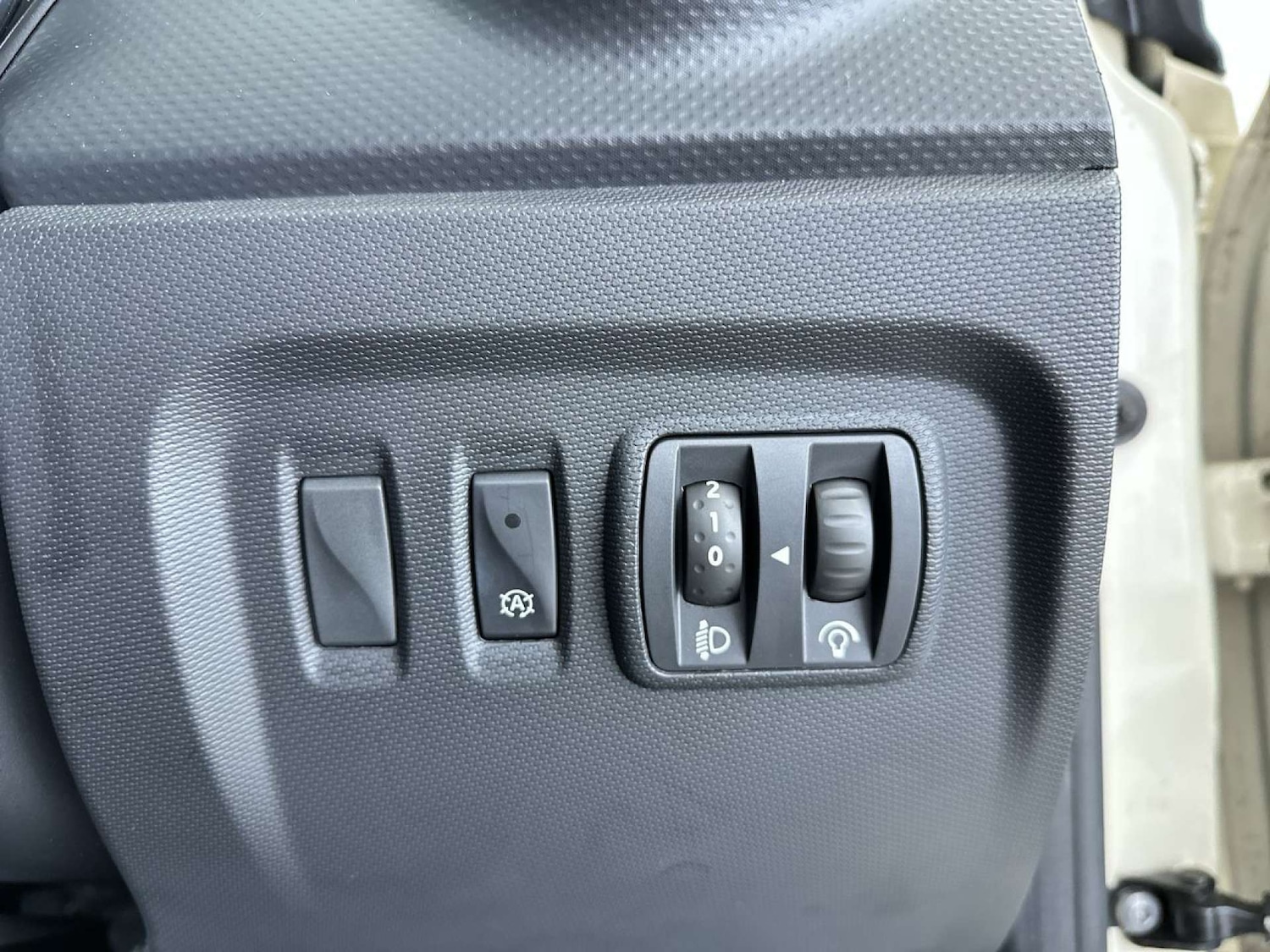 Used Renault Captur 2015 for sale - 77798380: Photo 50