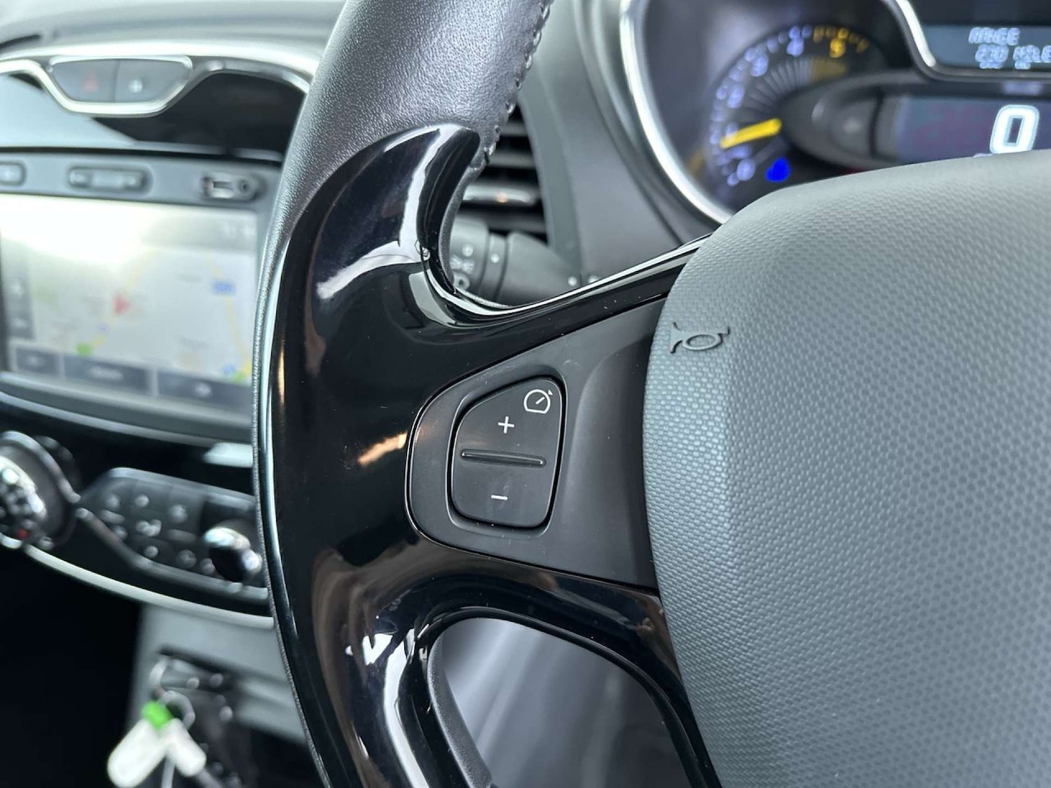 Used Renault Captur 2015 for sale - 77798380: Photo 52