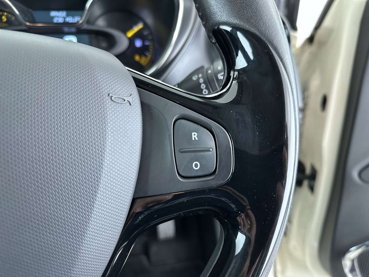 Used Renault Captur 2015 for sale - 77798380: Photo 53