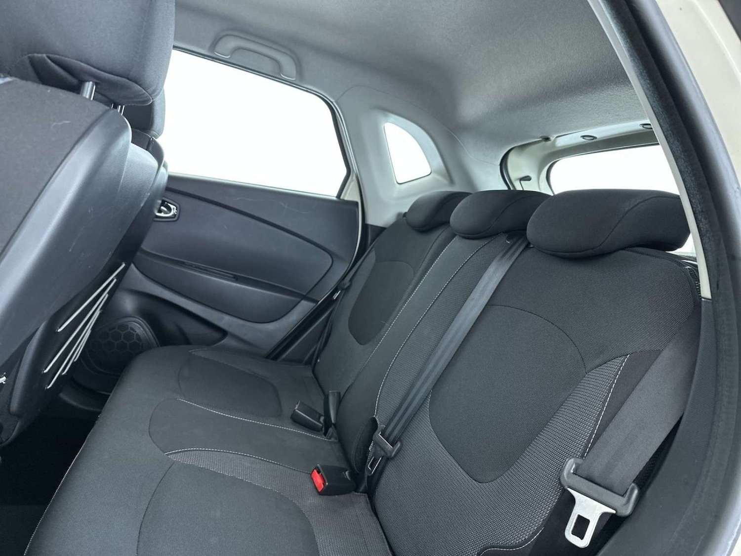 Used Renault Captur 2015 for sale - 77798380: Photo 9