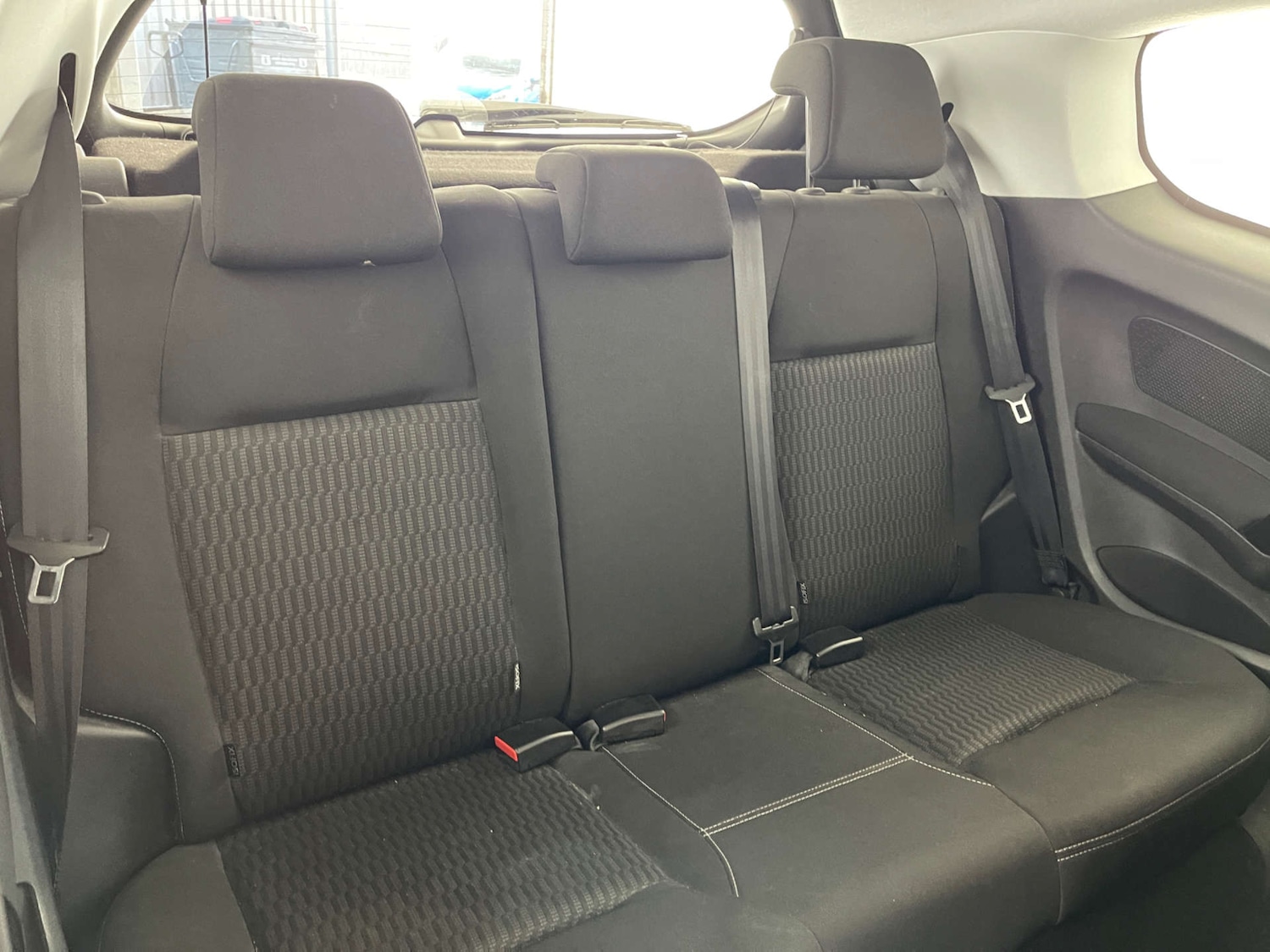 Used Peugeot 208 2015 for sale - 76692680: Photo 6