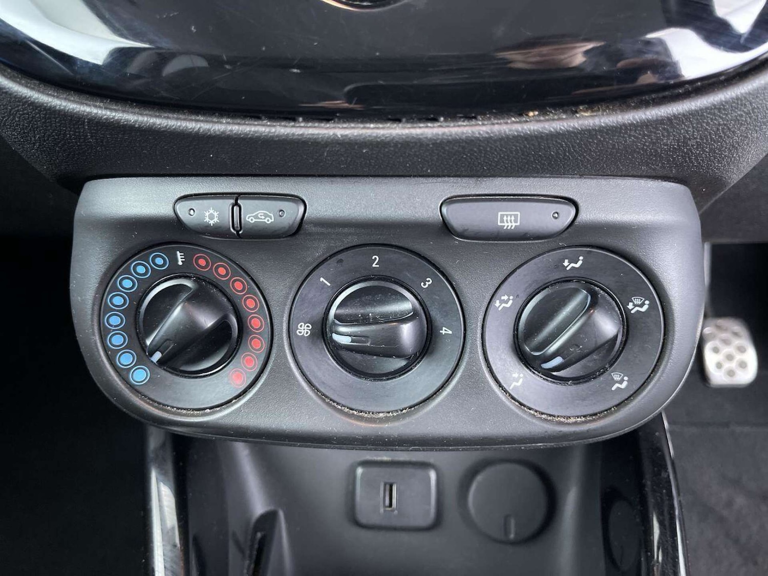 Used Vauxhall ADAM 2018 for sale - 77221021: Photo 41