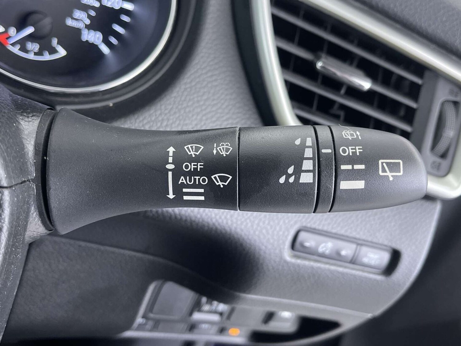 Used Nissan Qashqai 2017 for sale - 76280365: Photo 55