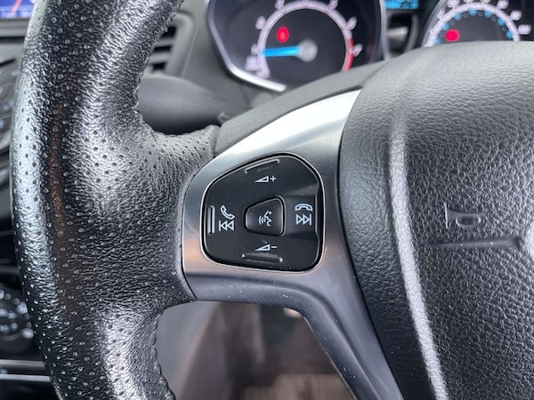 Used Ford Fiesta 2017 for sale - 76197205: Photo 49