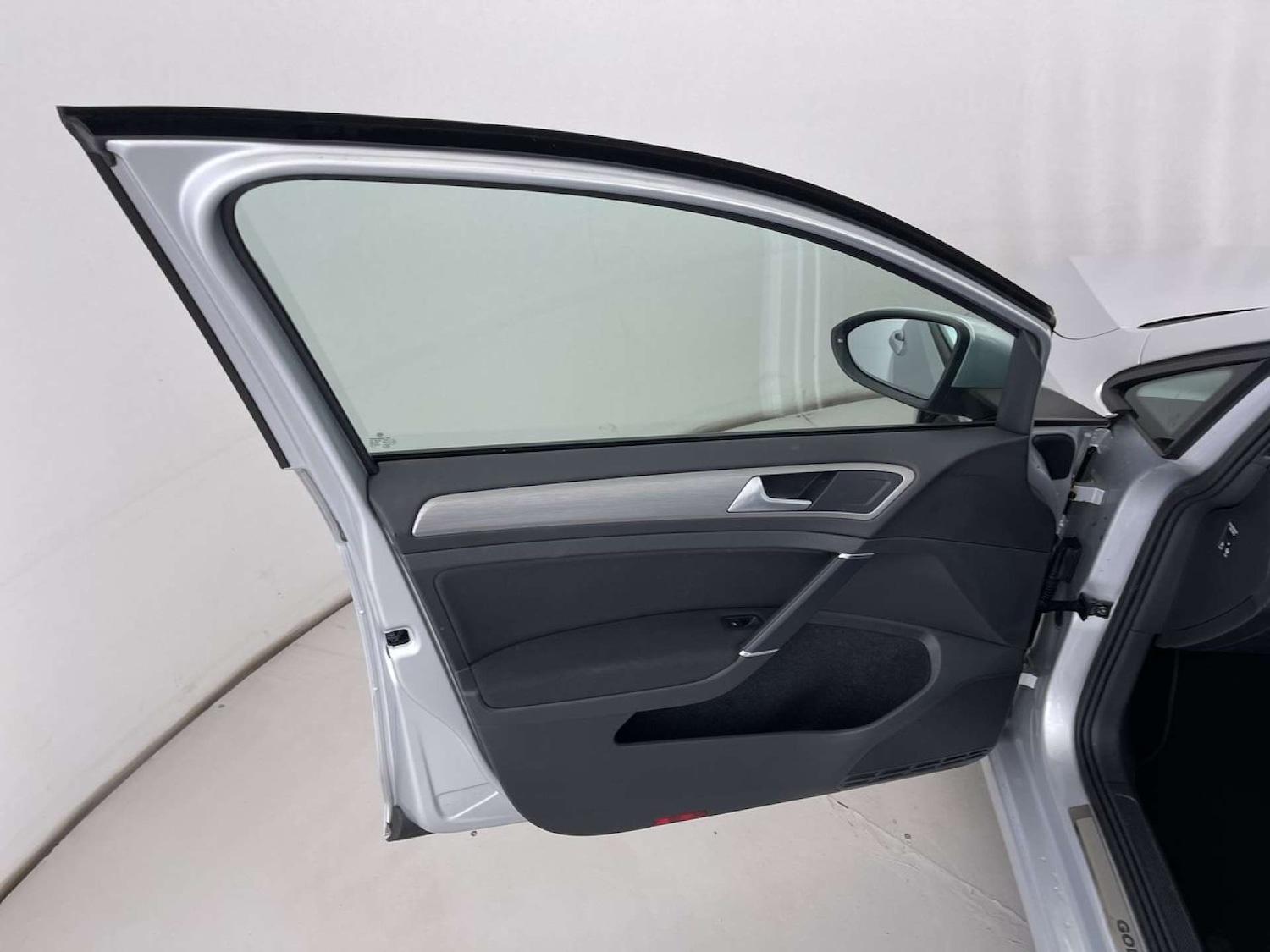 Used Volkswagen Golf 2015 for sale - 76056642: Photo 27