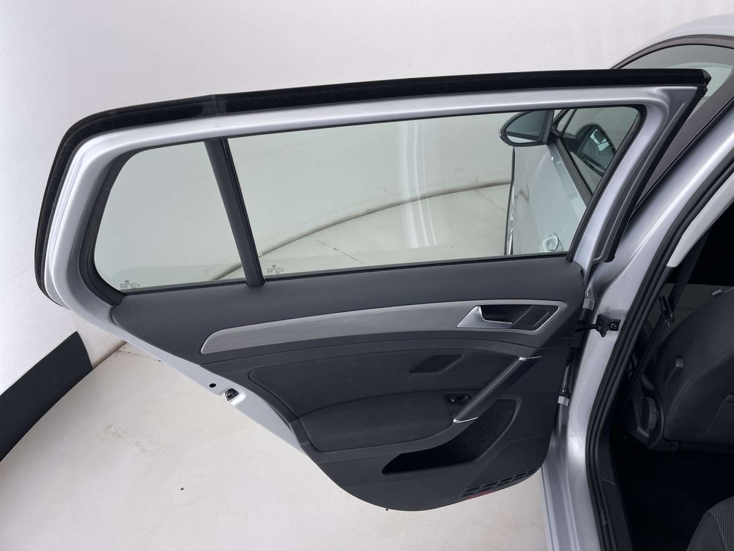 Used Volkswagen Golf 2015 for sale - 76056642: Photo 28