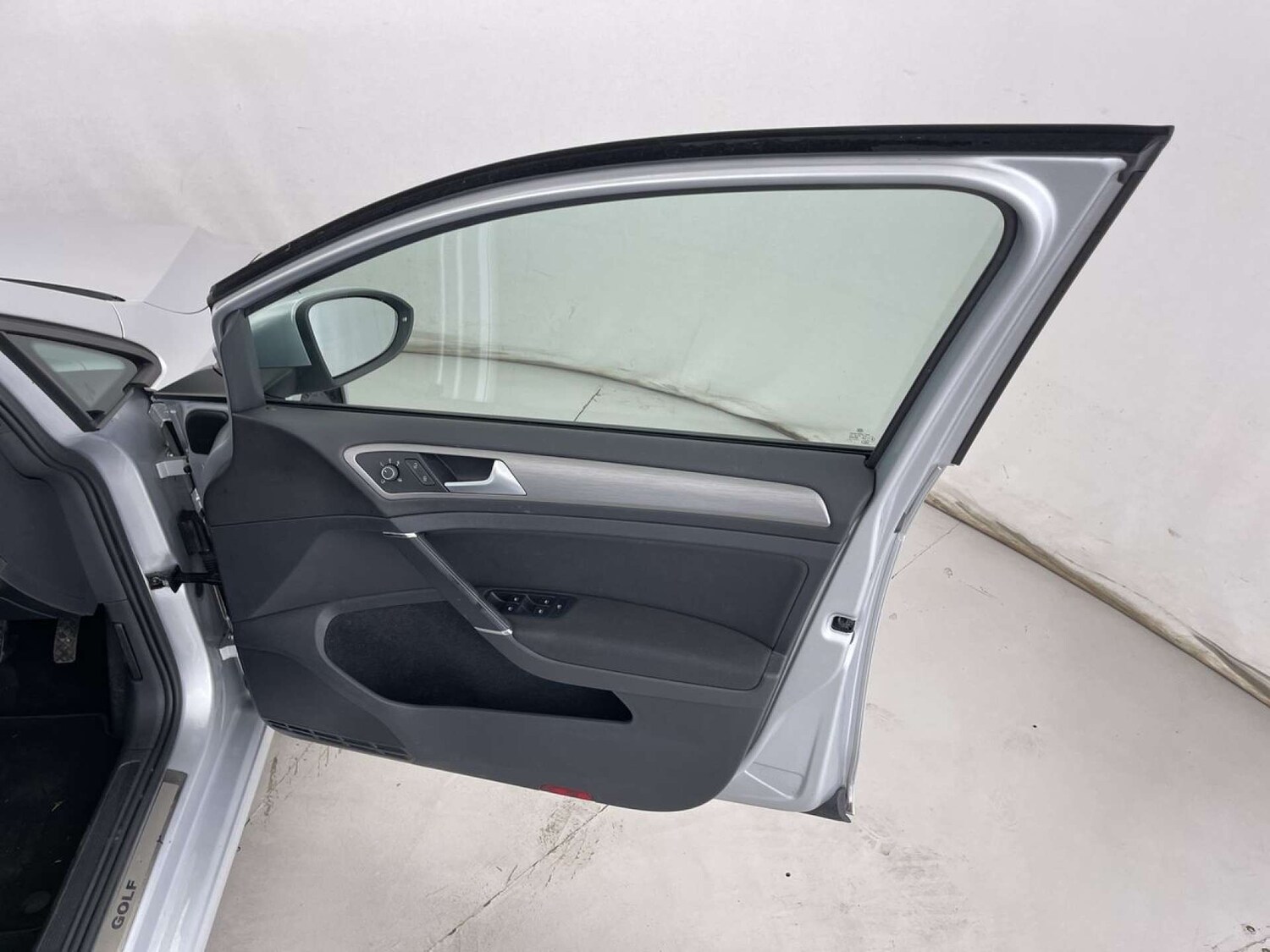 Used Volkswagen Golf 2015 for sale - 76056642: Photo 29