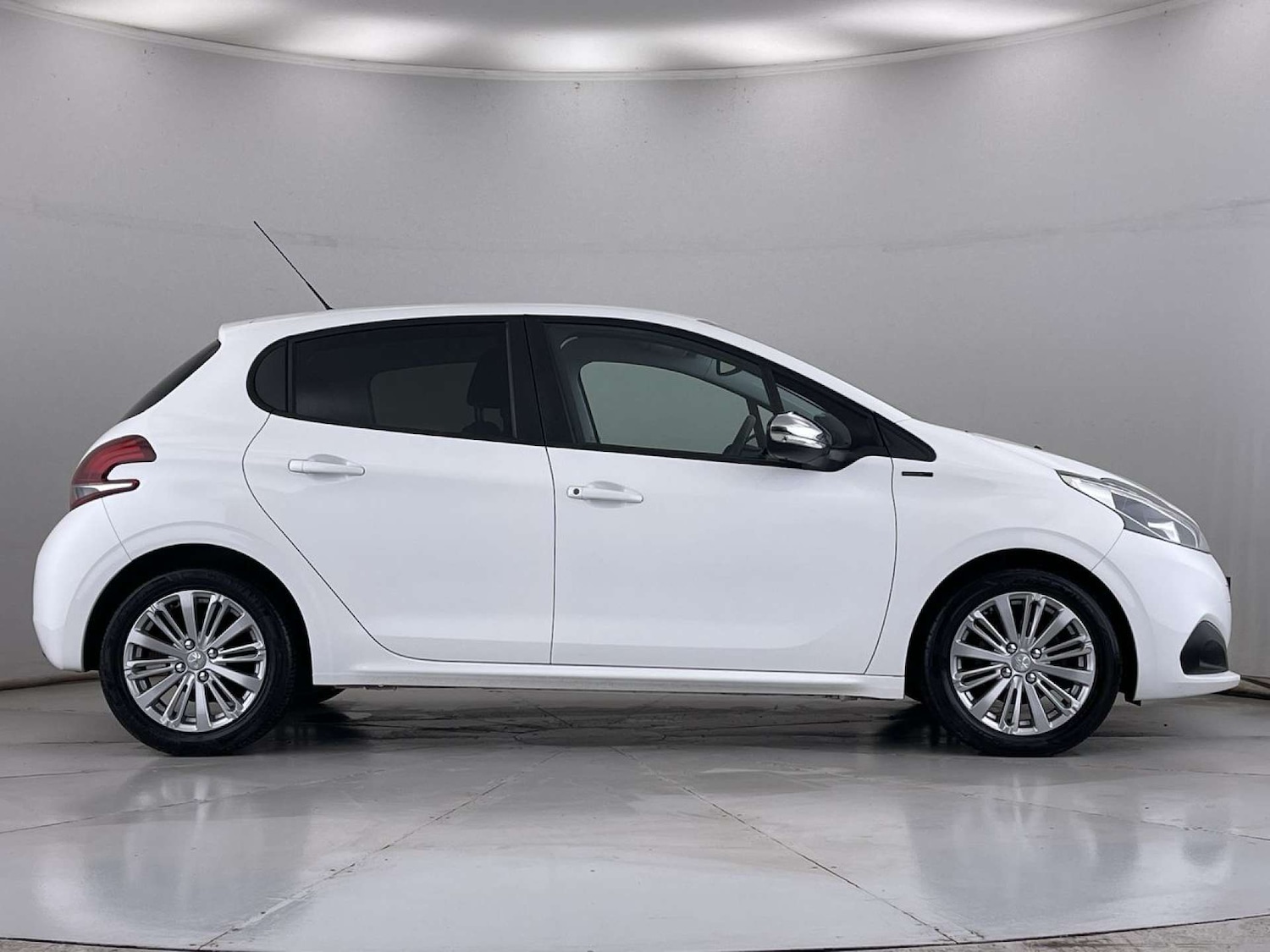 Used Peugeot 208 2019 for sale - 76404390: Photo 15