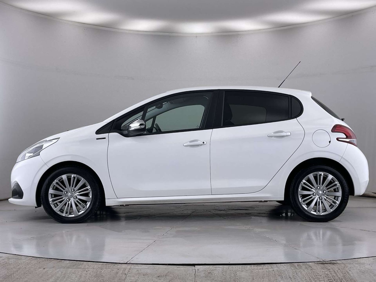 Used Peugeot 208 2019 for sale - 76404390: Photo 16