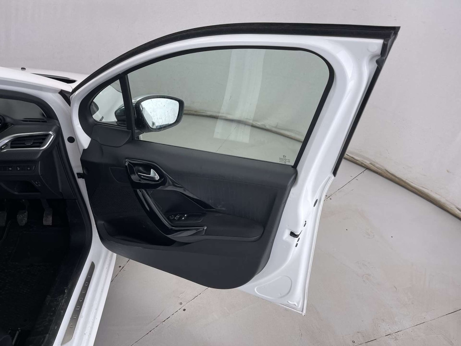 Used Peugeot 208 2019 for sale - 76404390: Photo 29