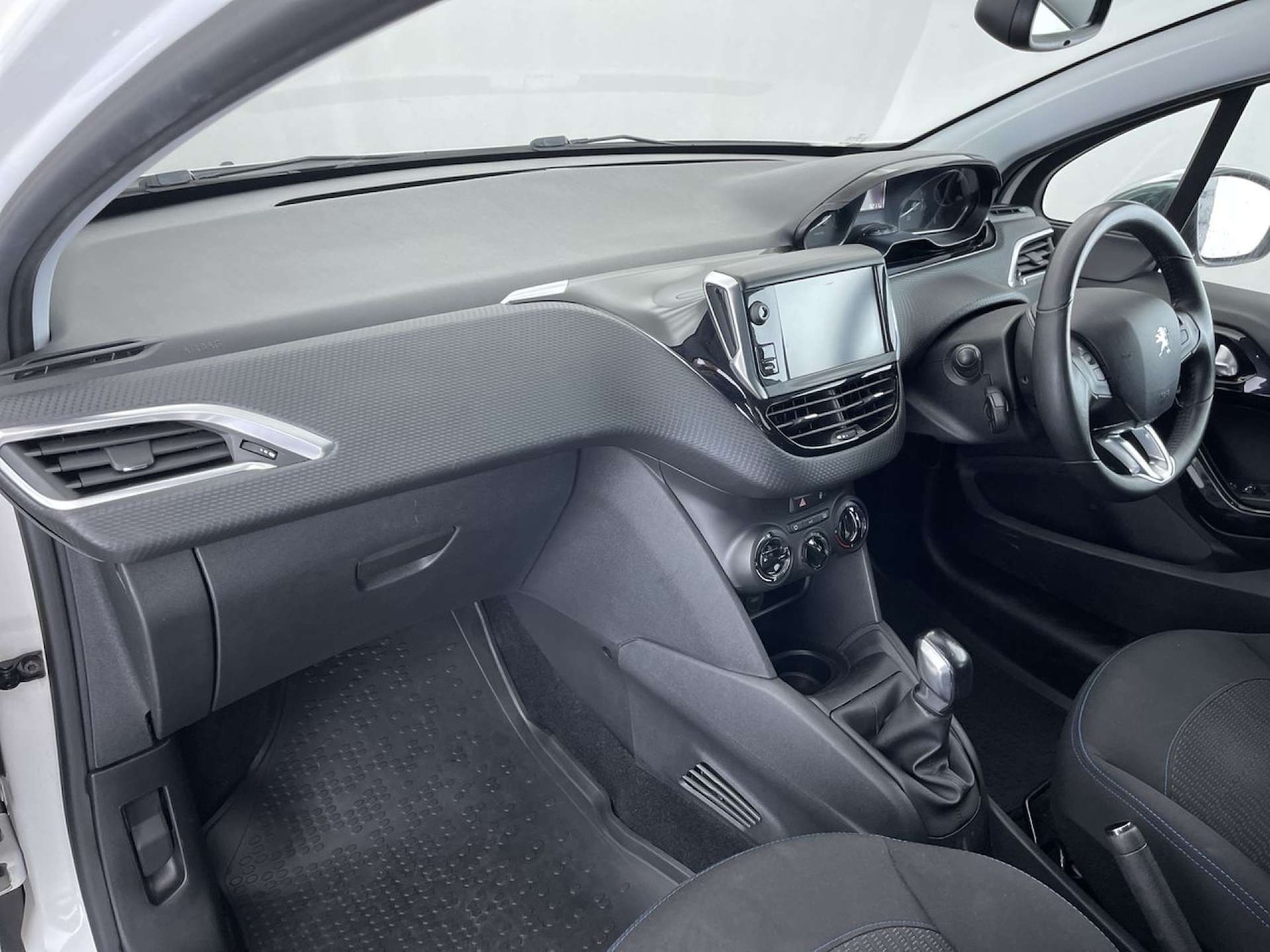 Used Peugeot 208 2019 for sale - 76404390: Photo 32