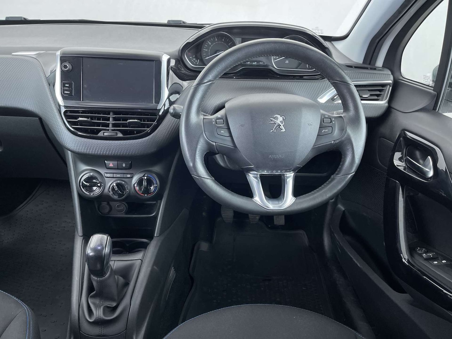 Used Peugeot 208 2019 for sale - 76404390: Photo 35