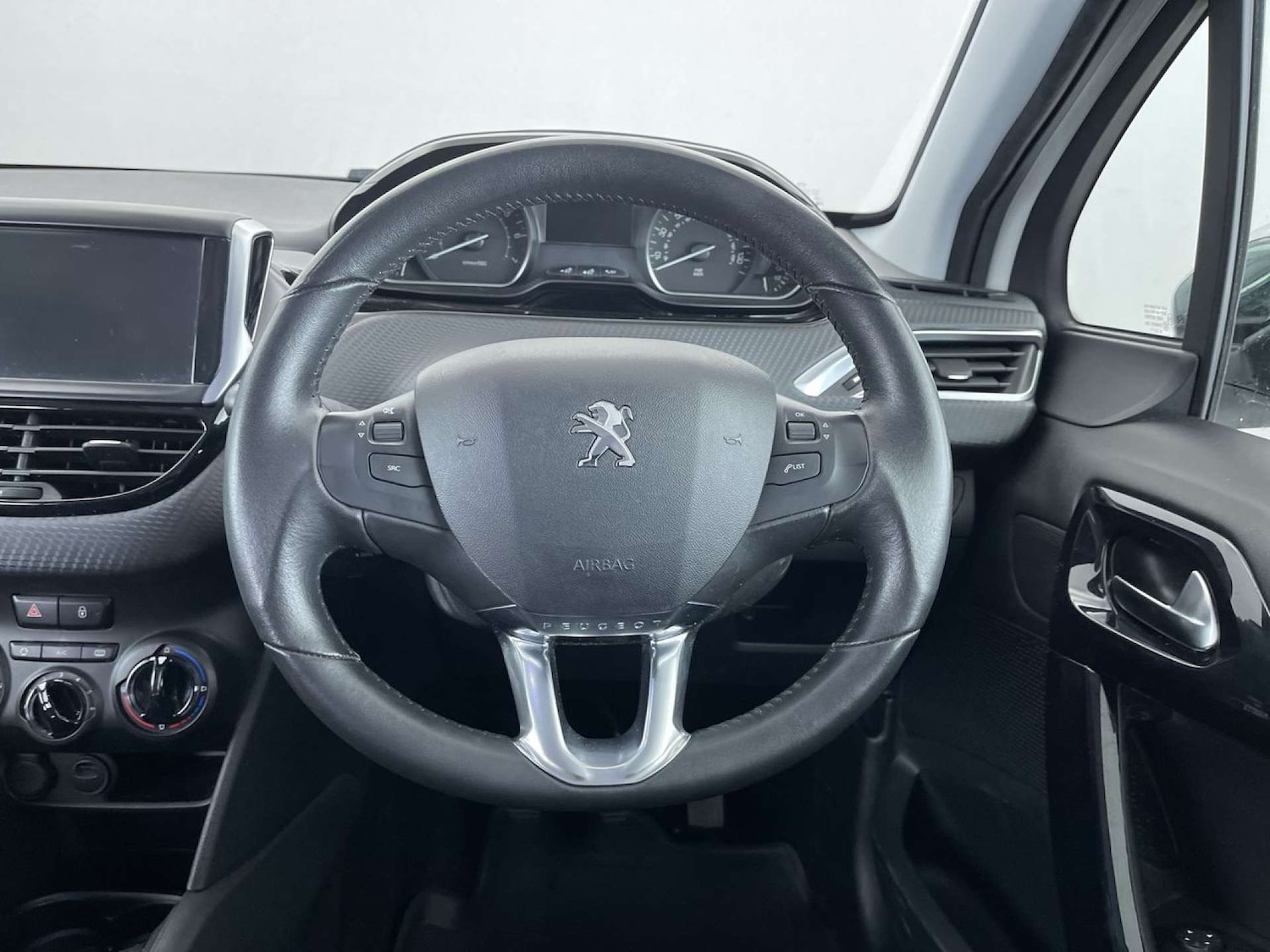 Used Peugeot 208 2019 for sale - 76404390: Photo 36