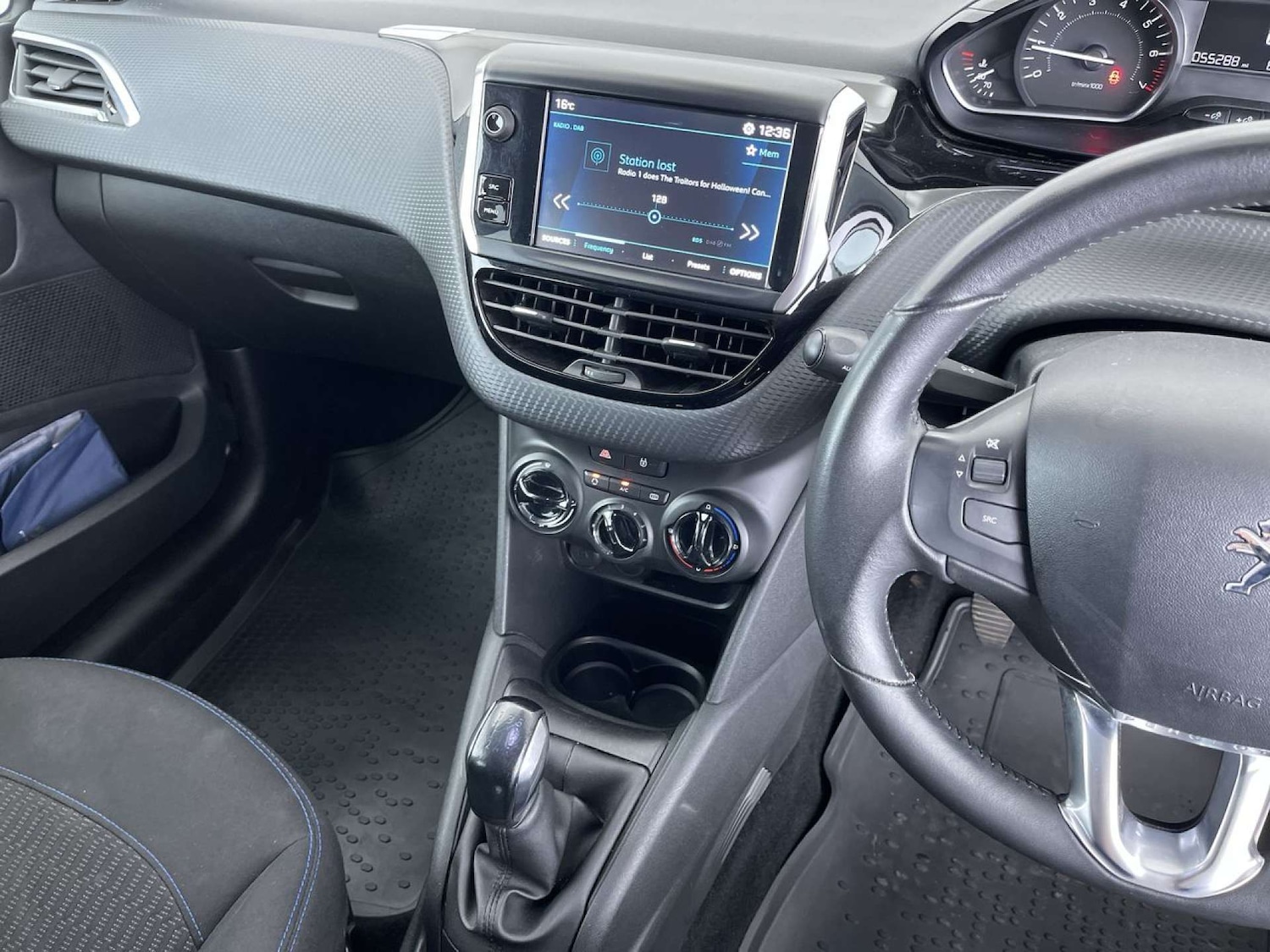 Used Peugeot 208 2019 for sale - 76404390: Photo 44