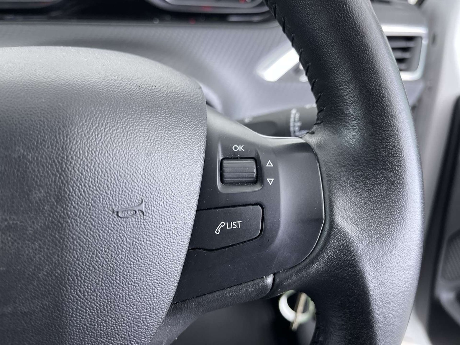 Used Peugeot 208 2019 for sale - 76404390: Photo 51