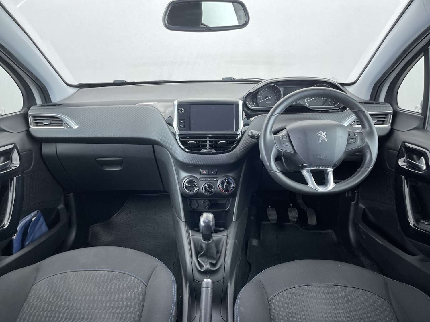 Used Peugeot 208 2019 for sale - 76404390: Photo 8