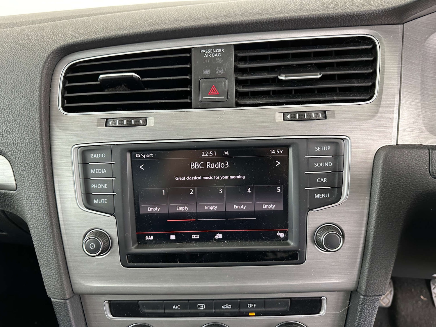 Used Volkswagen Golf 2015 for sale - 77609415: Photo 14