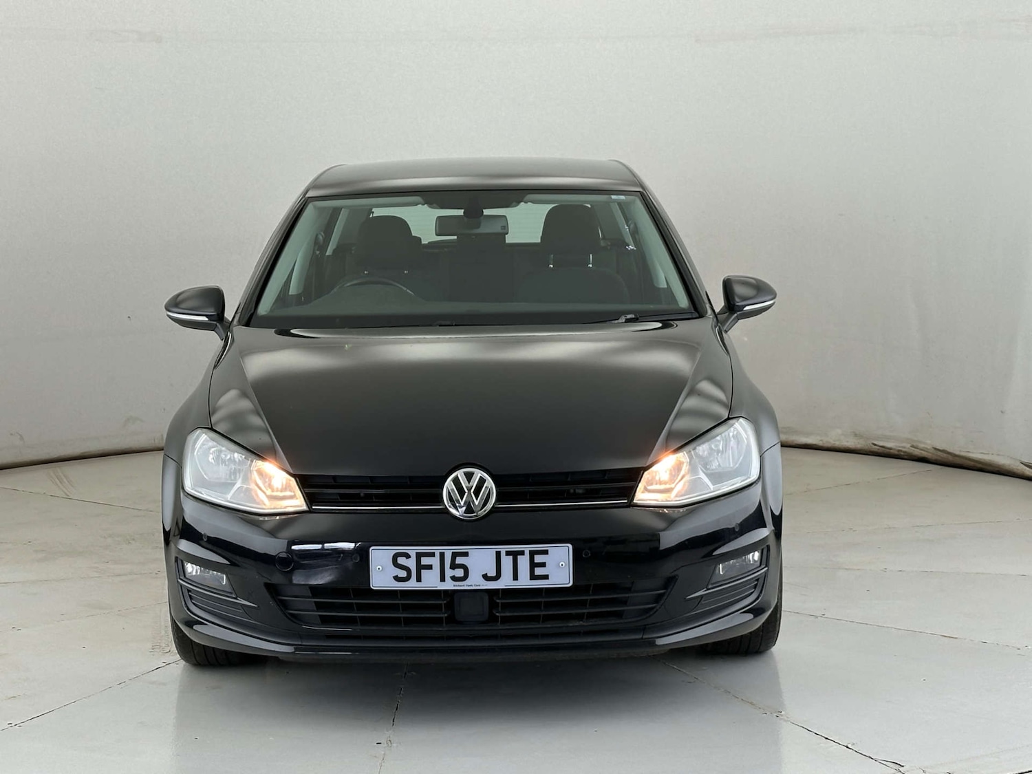 Used Volkswagen Golf 2015 for sale - 77609415: Photo 2