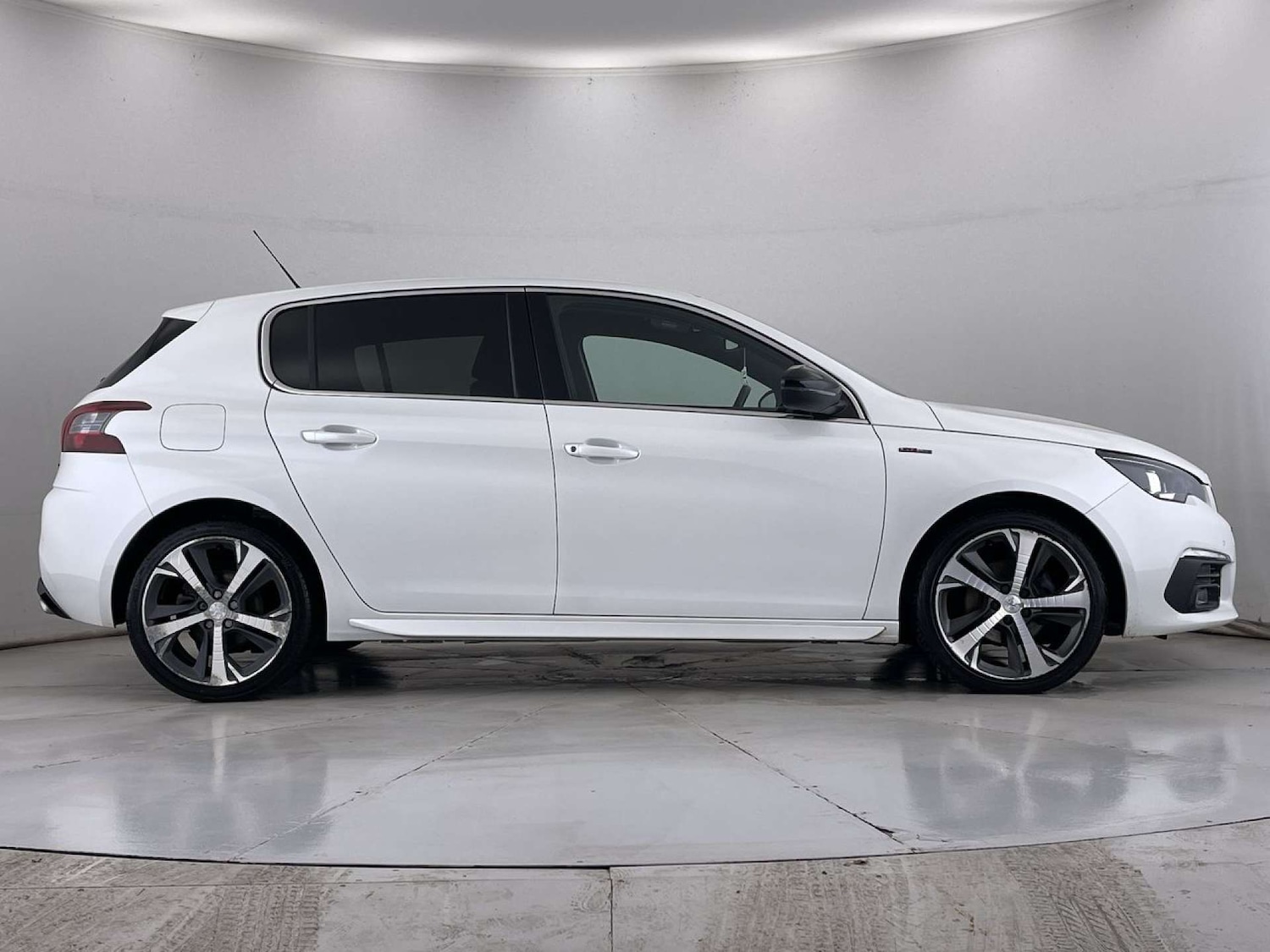 Used Peugeot 308 2018 for sale - 76354242: Photo 15