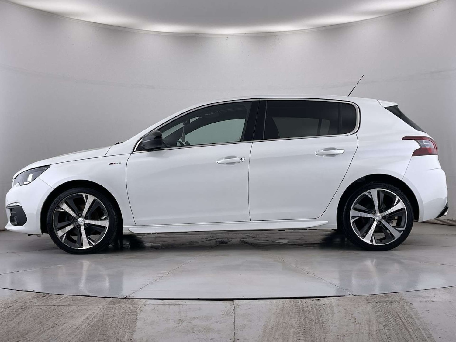 Used Peugeot 308 2018 for sale - 76354242: Photo 16
