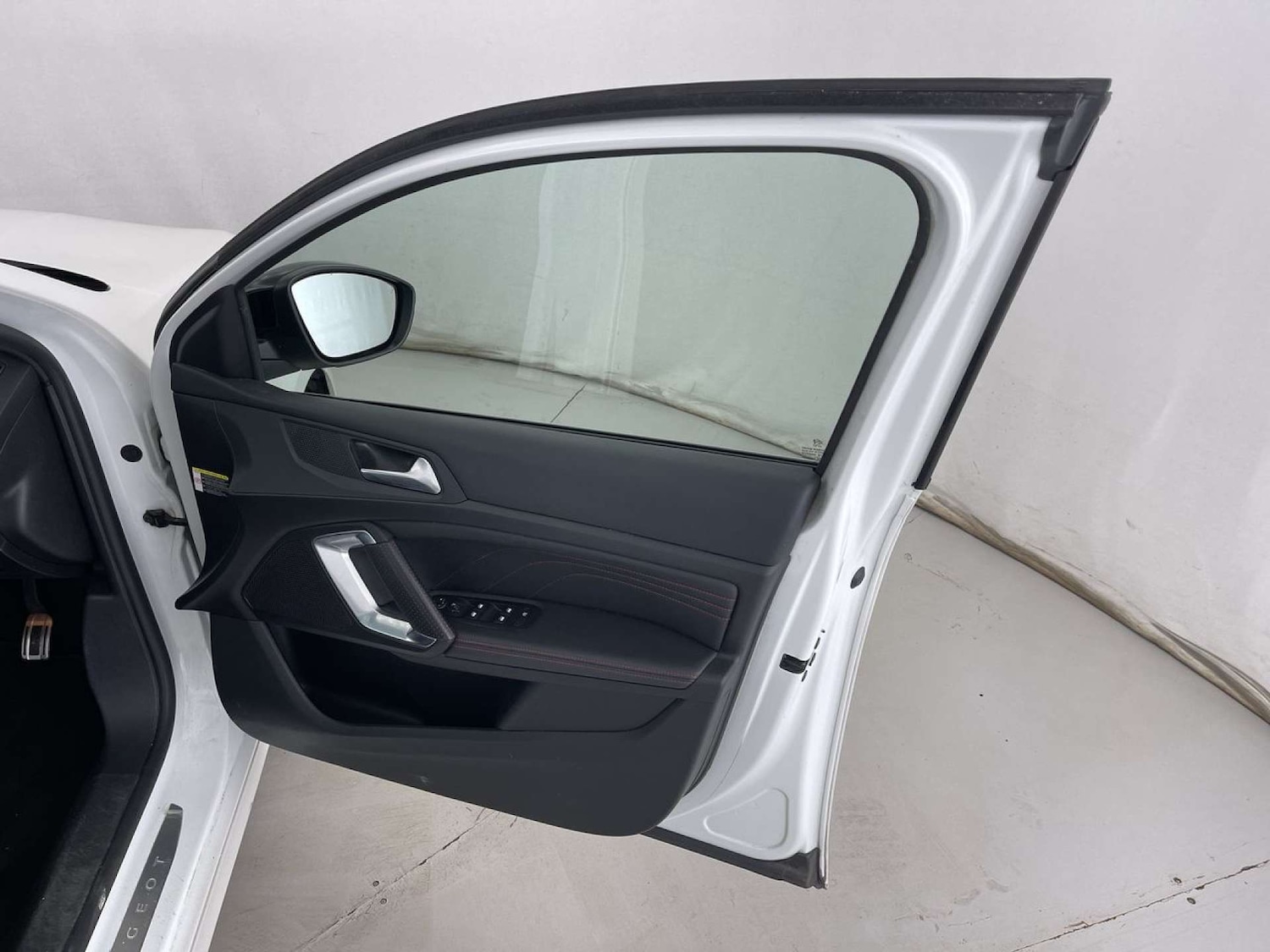 Used Peugeot 308 2018 for sale - 76354242: Photo 26
