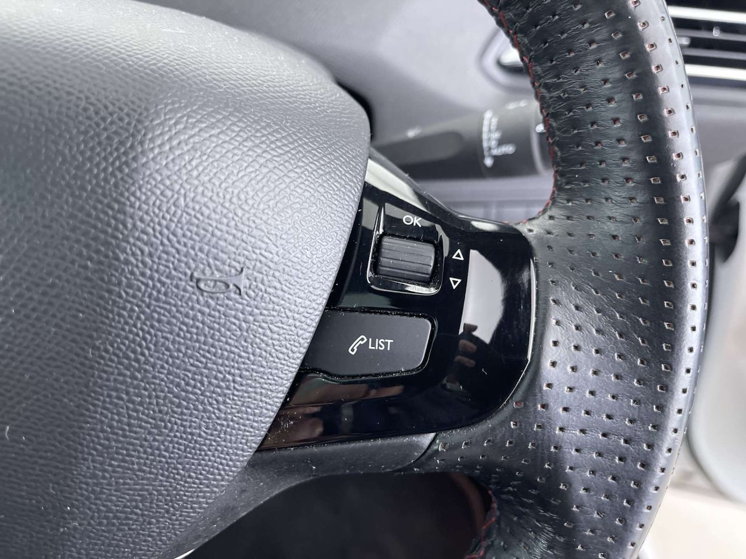 Used Peugeot 308 2018 for sale - 76354242: Photo 50