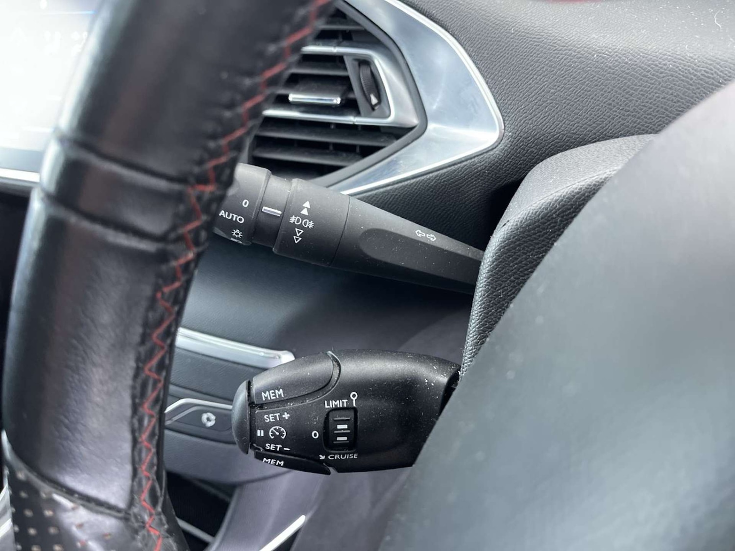 Used Peugeot 308 2018 for sale - 76354242: Photo 51