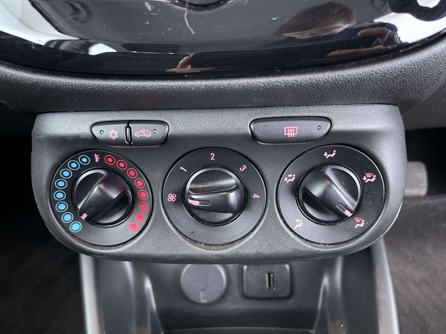 Used Vauxhall Corsa 2017 for sale - 76509336: Photo 41