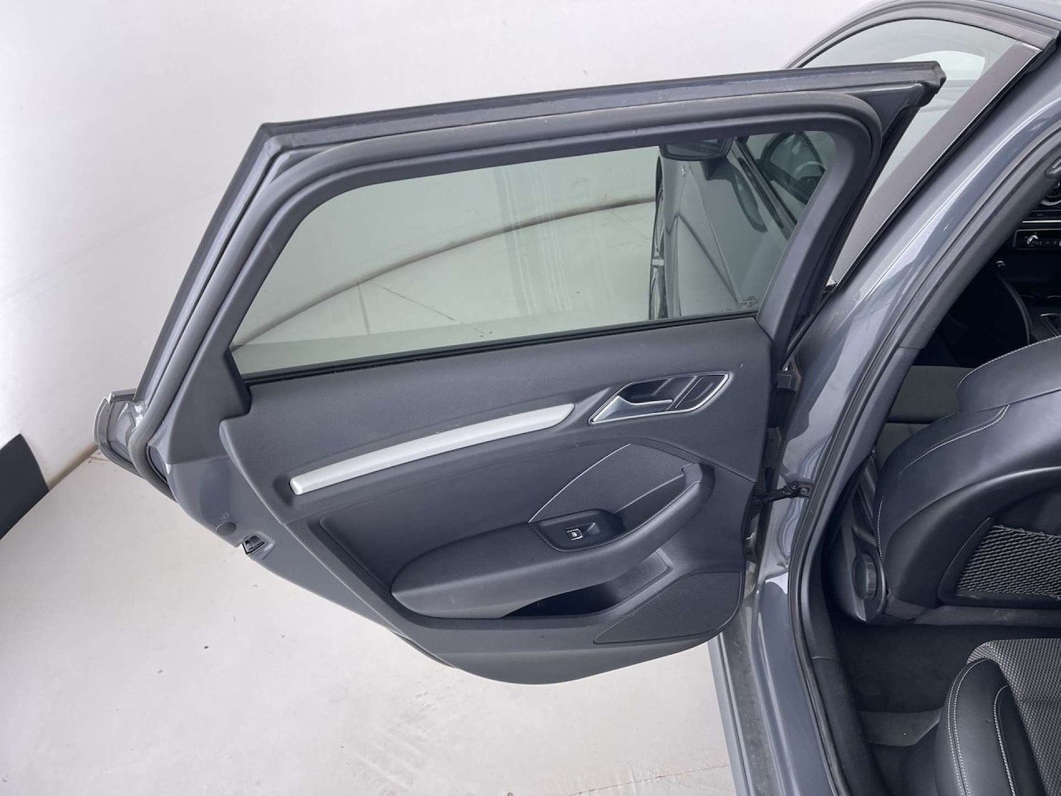 Used Audi A3 2017 for sale - 76127568: Photo 28
