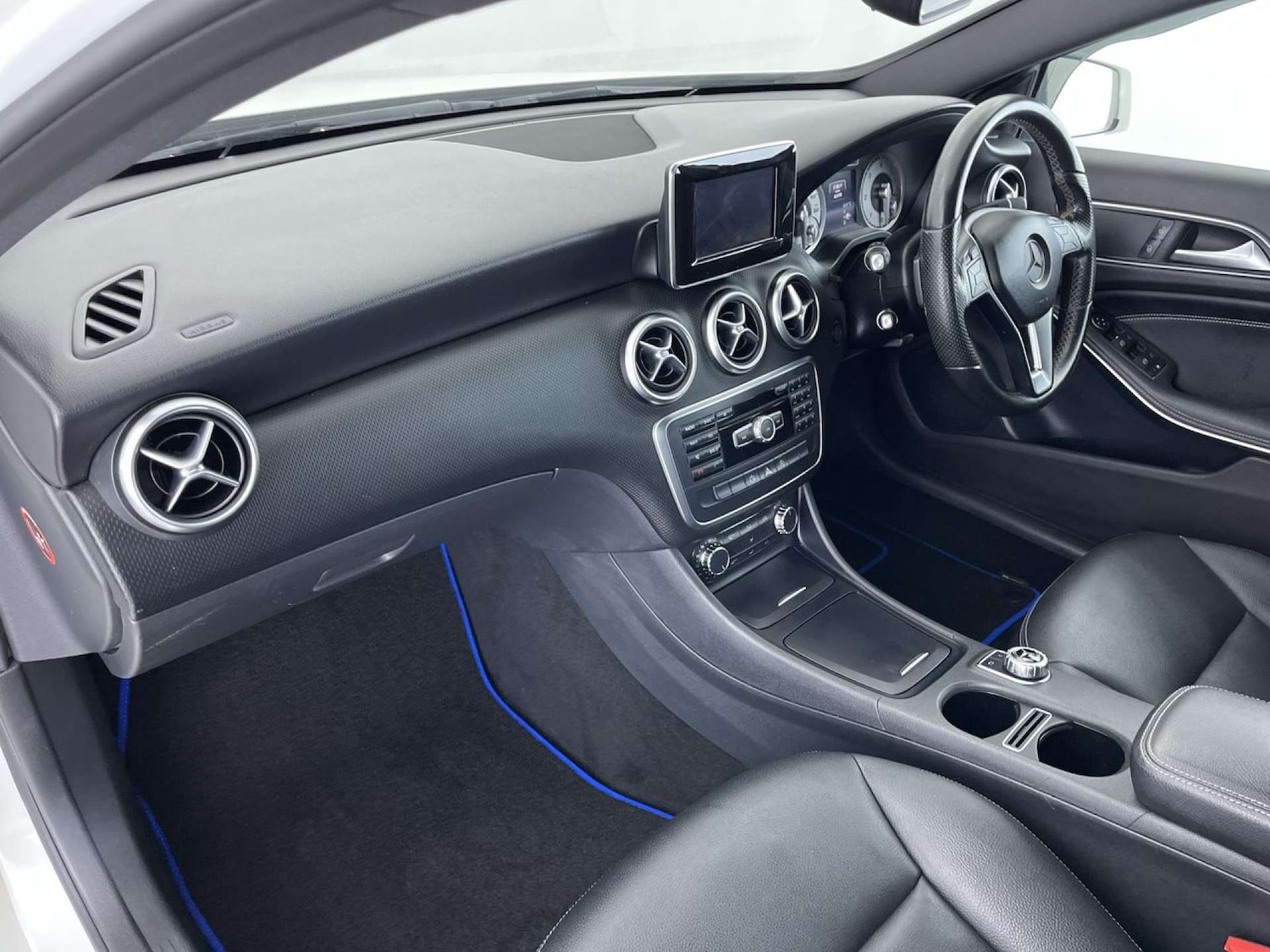 Used Mercedes-Benz A-Class 2015 for sale - 76407033: Photo 32