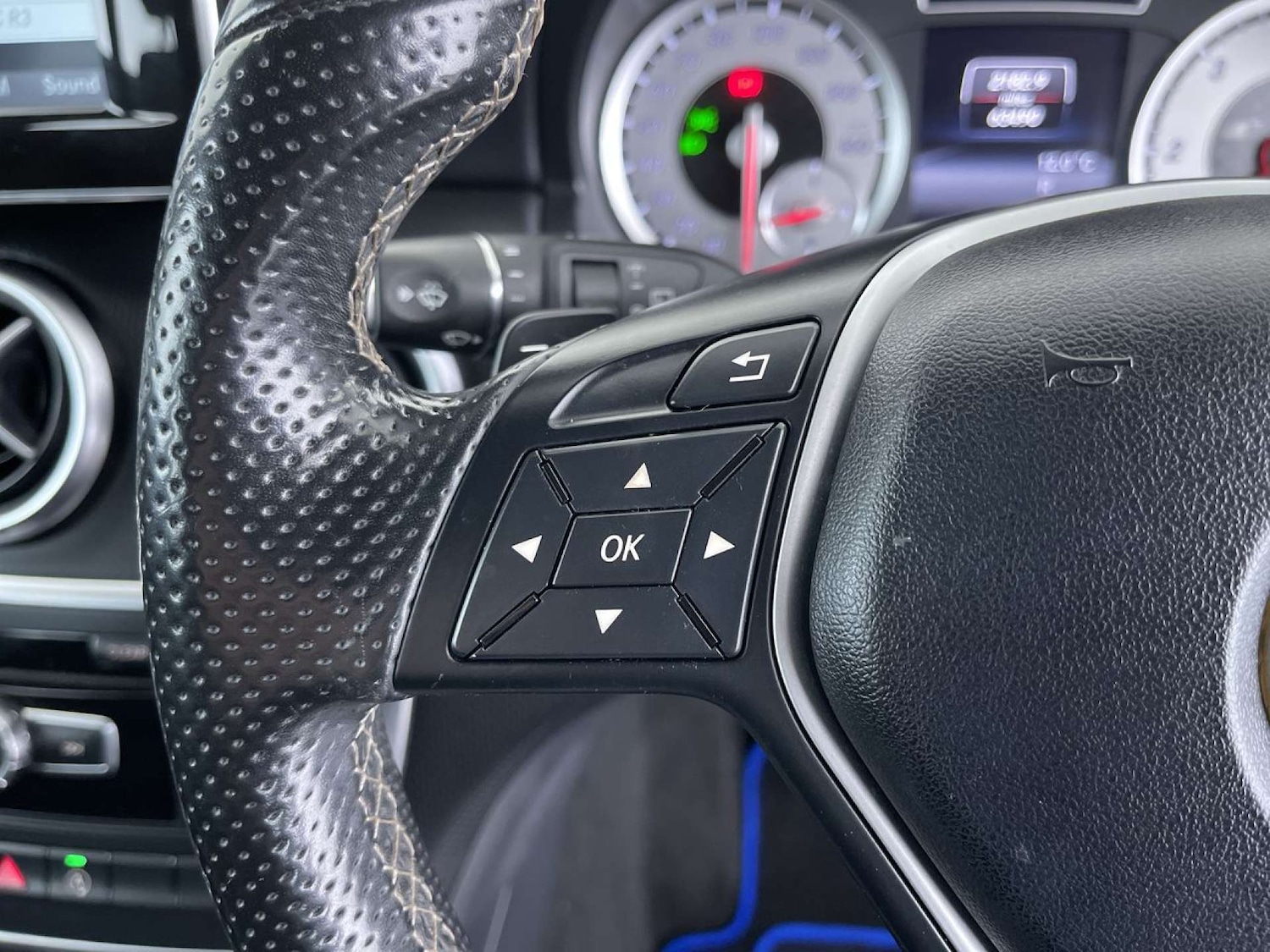 Used Mercedes-Benz A-Class 2015 for sale - 76407033: Photo 48