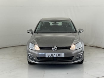 Used Volkswagen Golf 2017 for sale - 75602454: Photo
