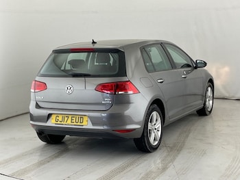 Used Volkswagen Golf 2017 for sale - 75602454: Photo