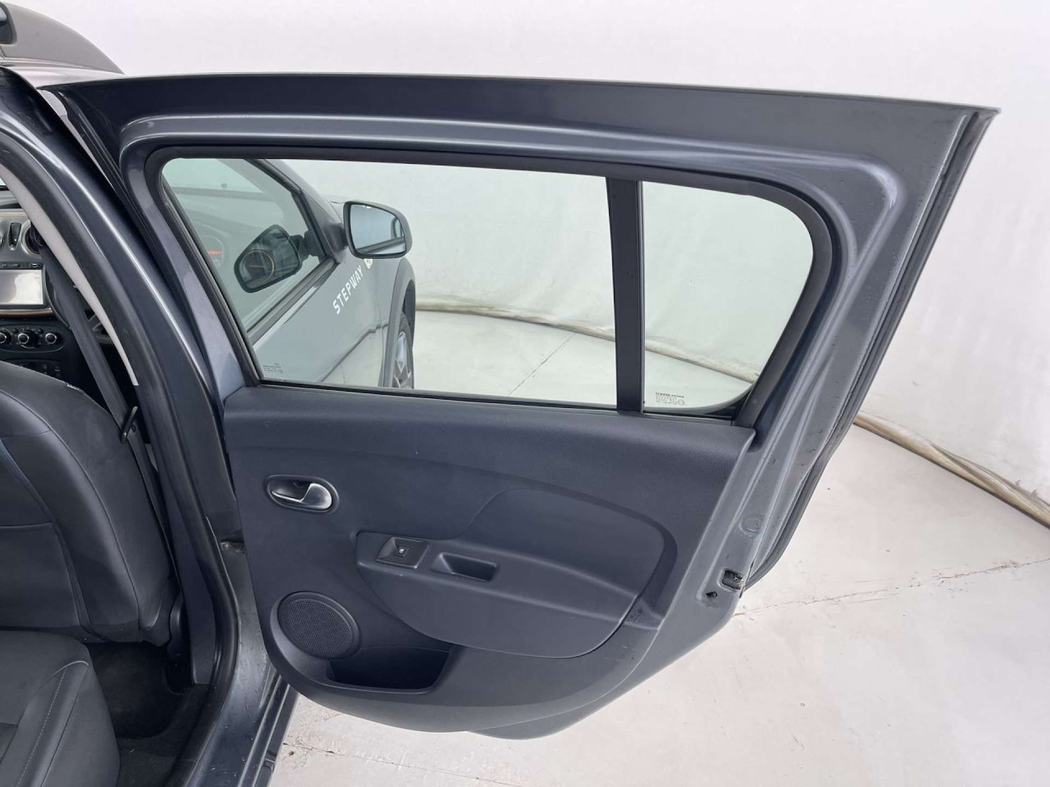 Used Dacia Sandero 2017 for sale - 76509346: Photo 30