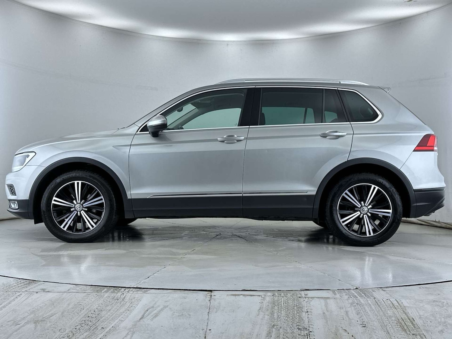 Used Volkswagen Tiguan 2016 for sale - 77452522: Photo 16