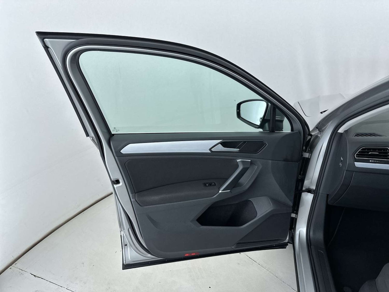 Used Volkswagen Tiguan 2016 for sale - 77452522: Photo 27