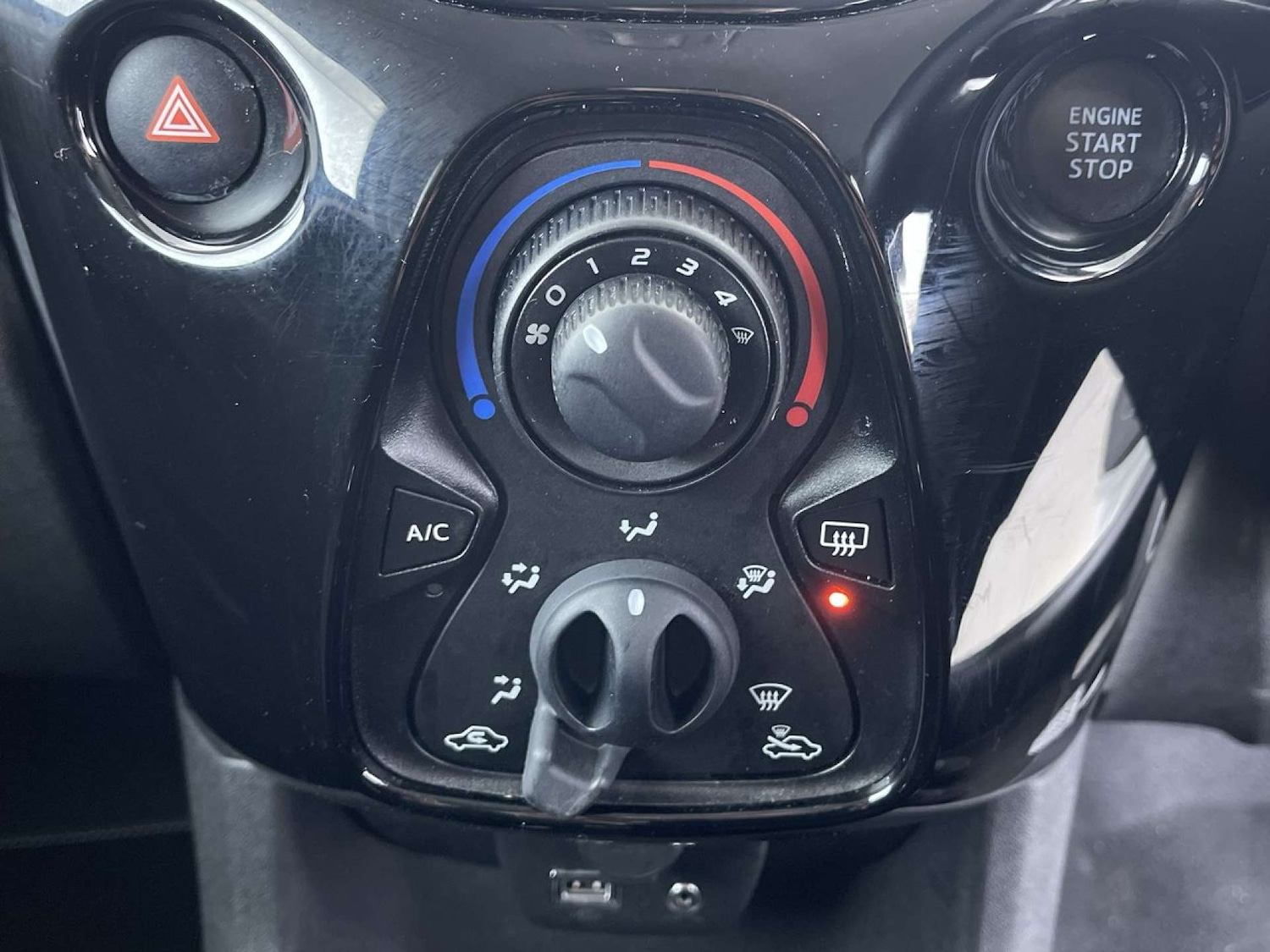 Used Peugeot 108 2018 for sale - 76884368: Photo 44