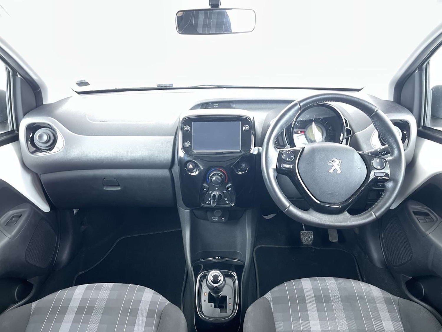 Used Peugeot 108 2018 for sale - 76884368: Photo 8