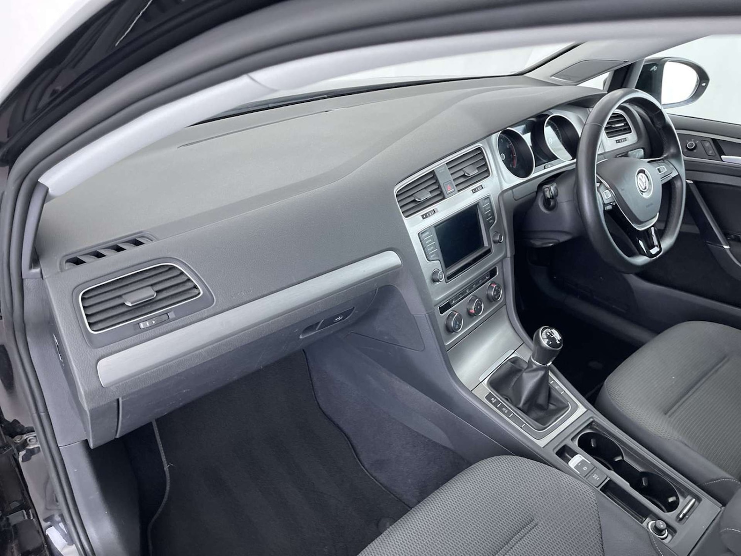 Used Volkswagen Golf 2016 for sale - 76402710: Photo 32