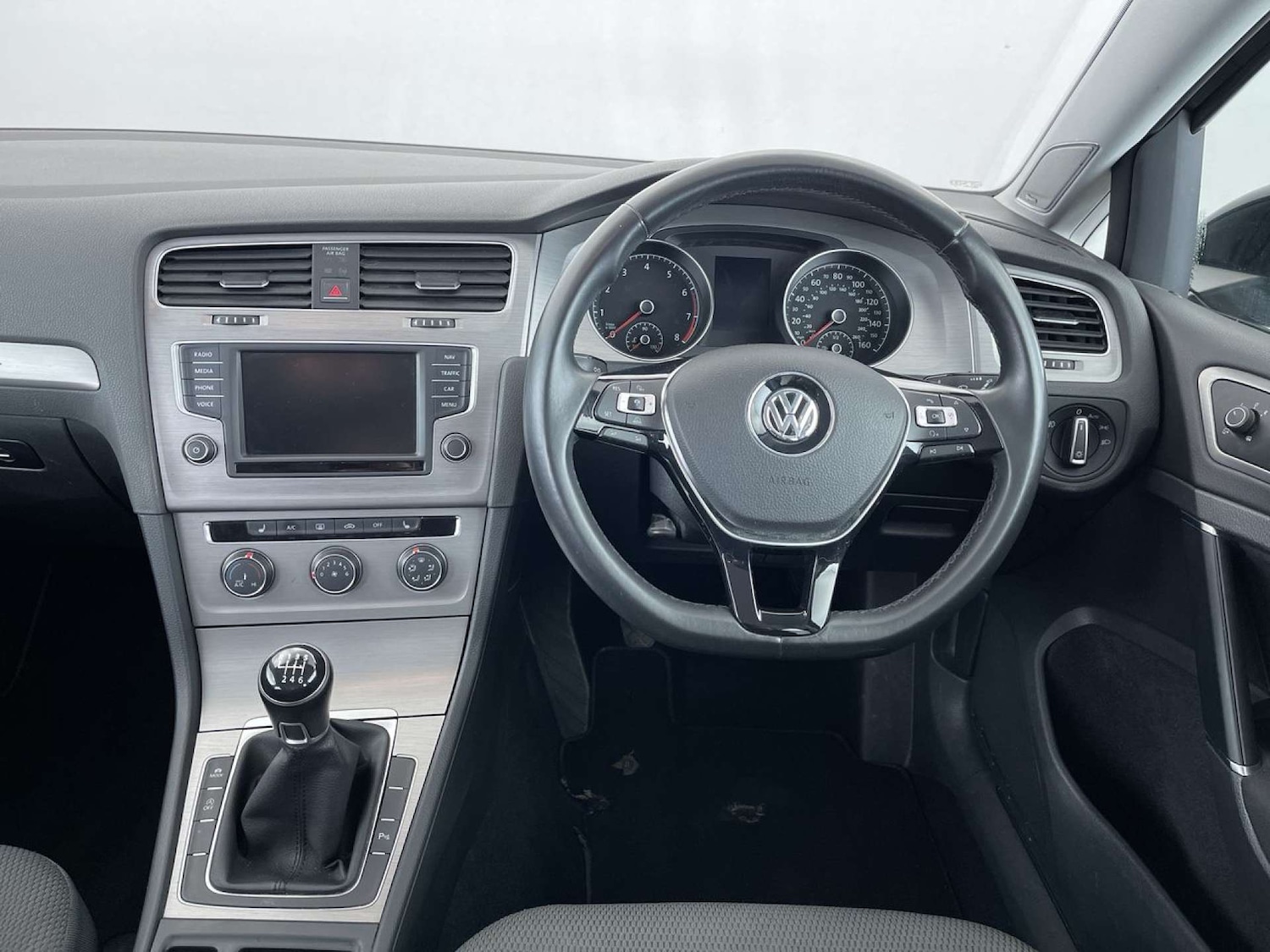 Used Volkswagen Golf 2016 for sale - 76402710: Photo 35