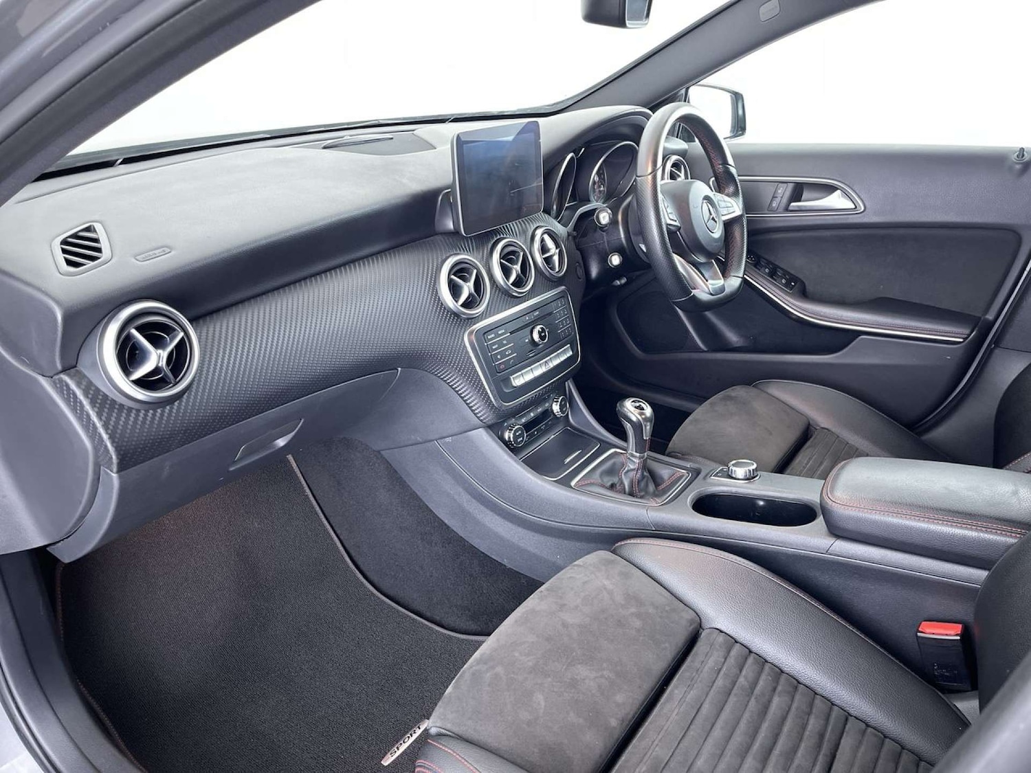 Used Mercedes-Benz A-Class 2017 for sale - 76829948: Photo 32