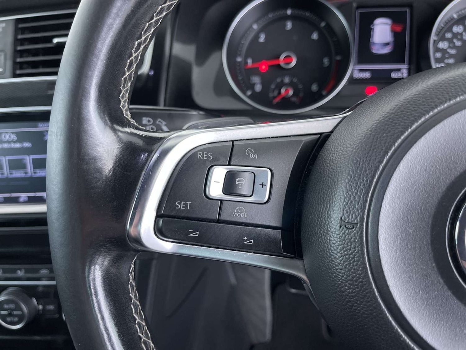 Used Volkswagen Golf 2014 for sale - 77877338: Photo 49