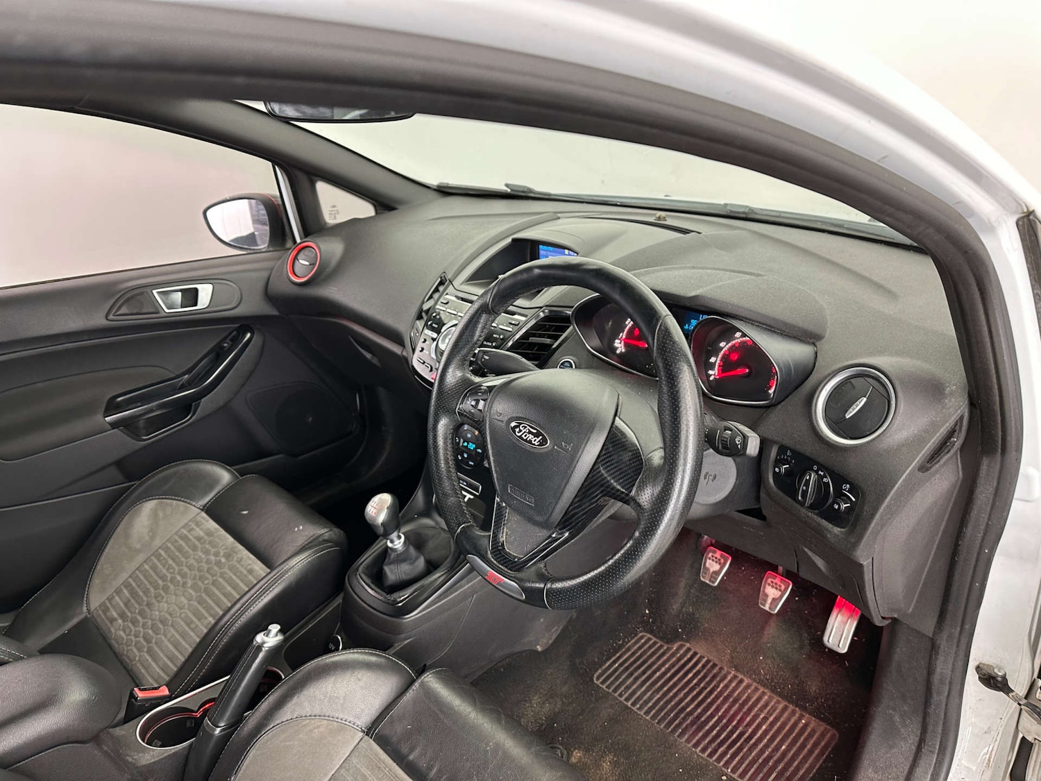 Used Ford Fiesta 2015 for sale - 77877329: Photo 11