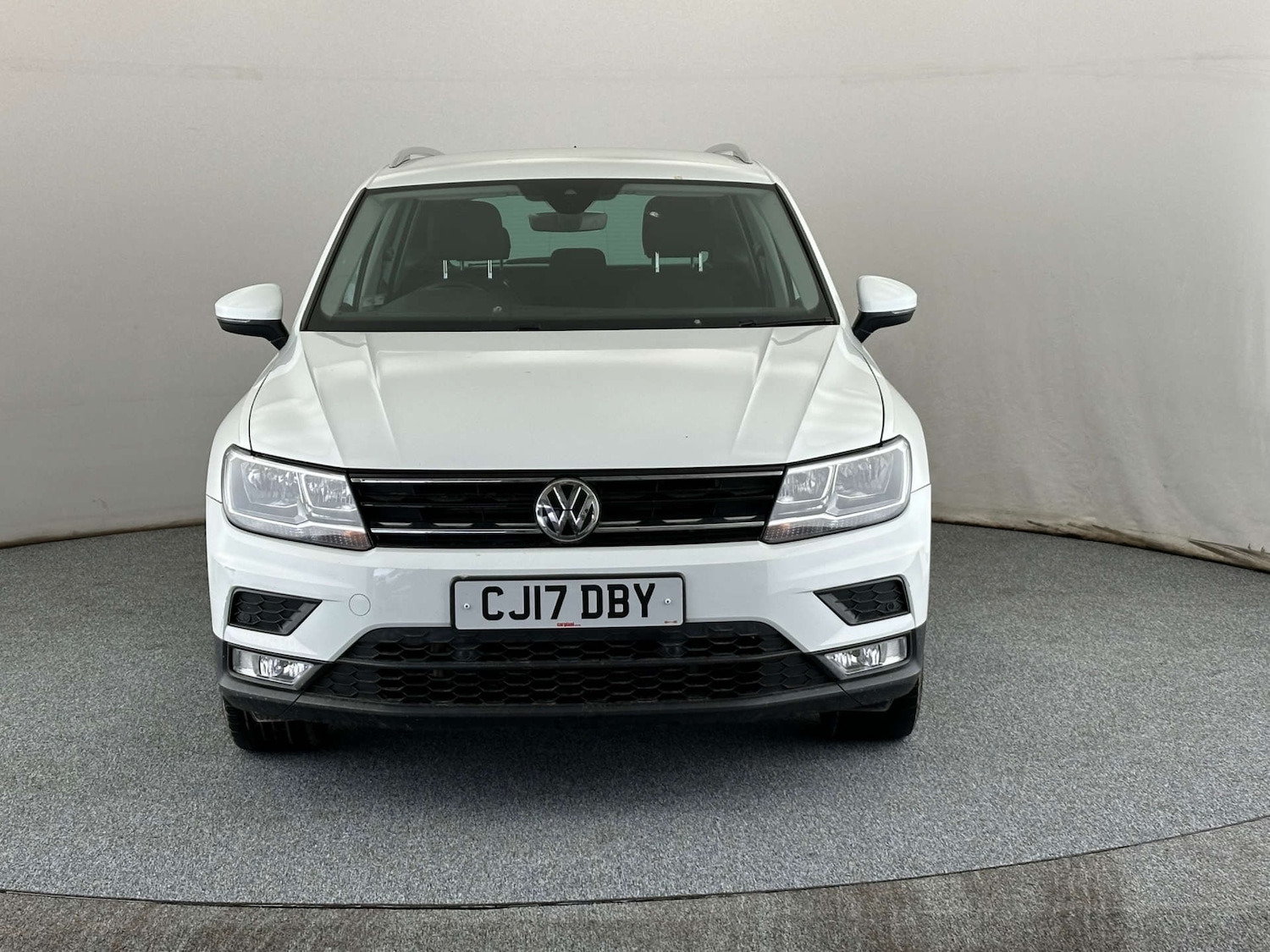 Used Volkswagen Tiguan 2017 for sale - 78112492: Photo 2