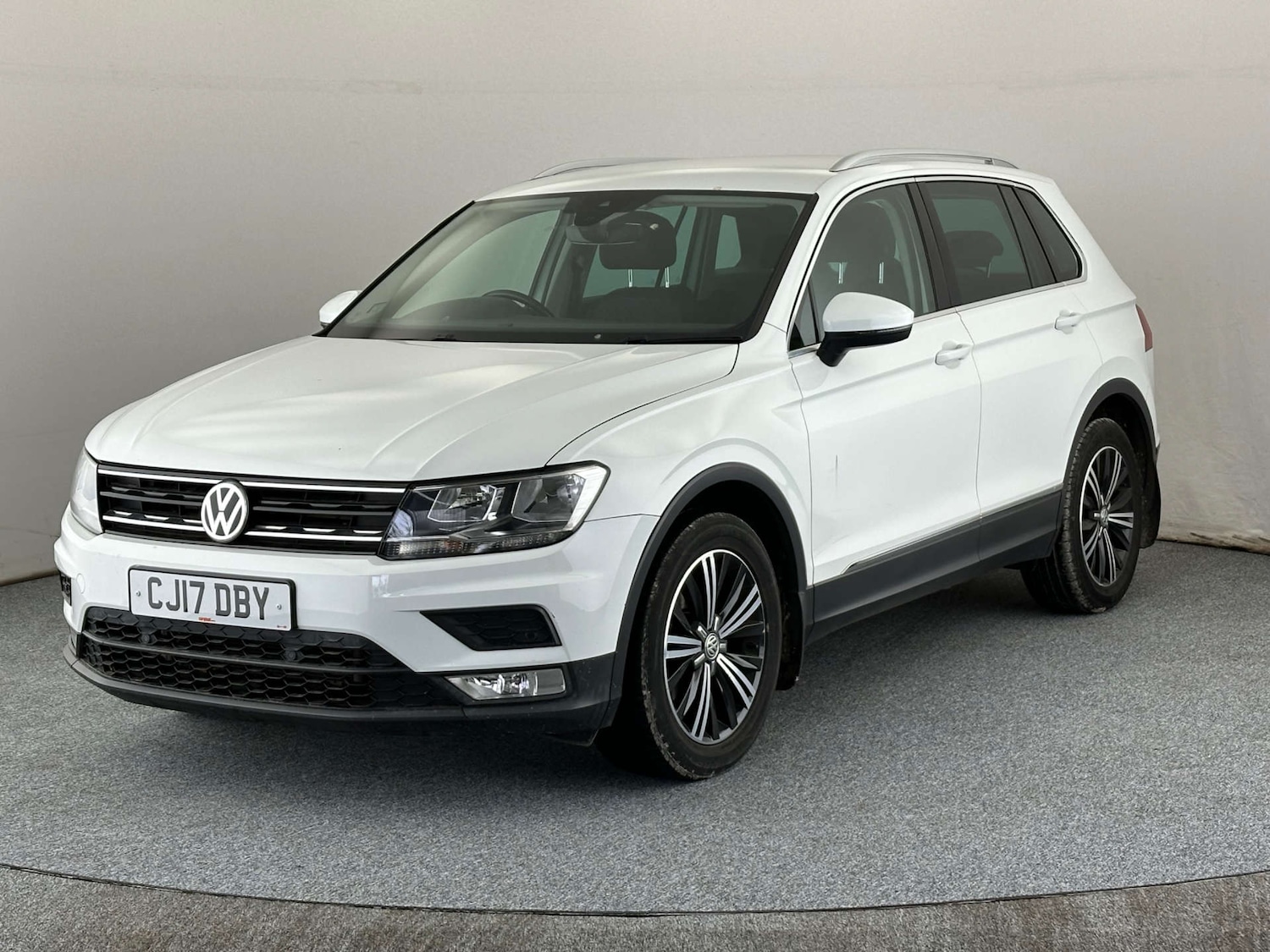 Used Volkswagen Tiguan 2017 for sale - 78112492: Photo 3