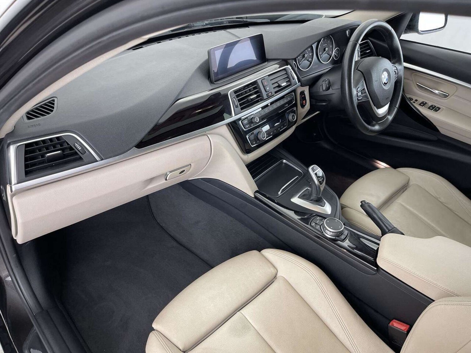 Used BMW 3 Series 2016 for sale - 76005166: Photo 32