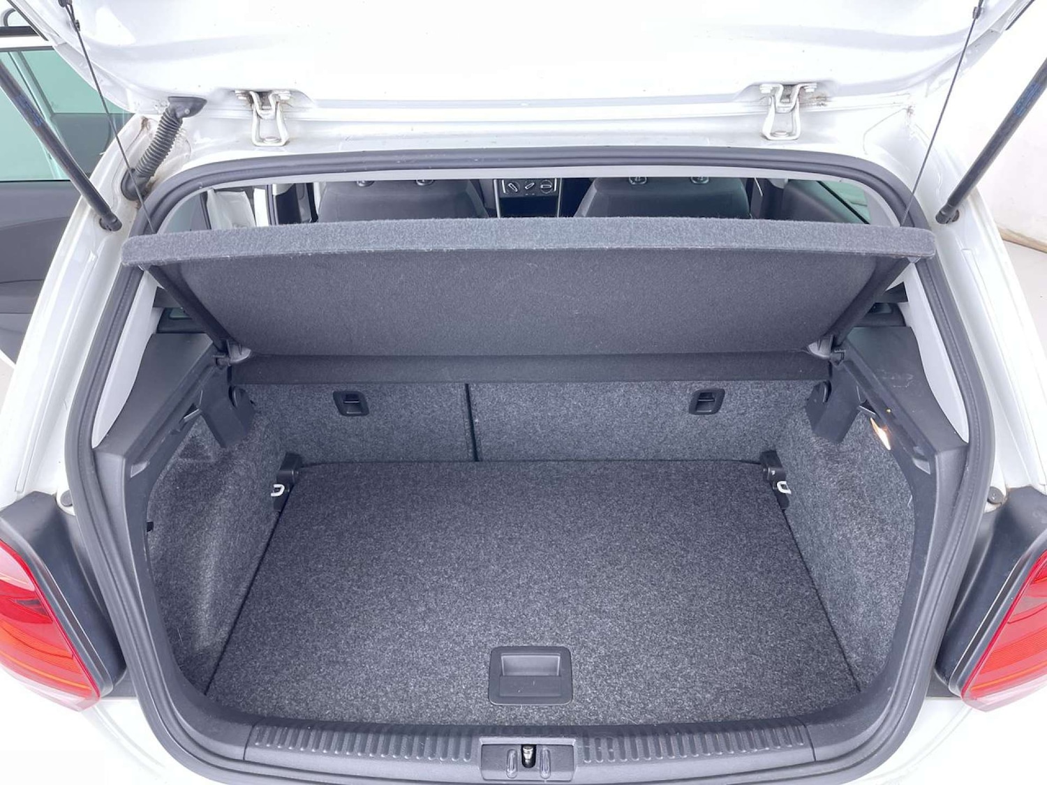 Used Volkswagen Polo 2016 for sale - 76640017: Photo 10