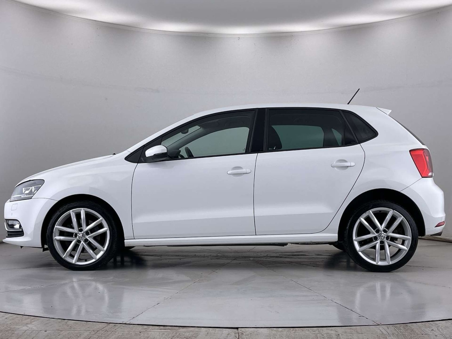 Used Volkswagen Polo 2016 for sale - 76640017: Photo 16